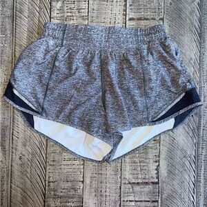 lululemon low rise hotty hot 2.5 inch